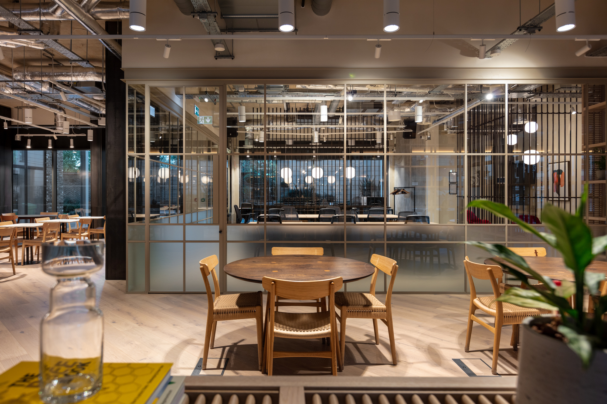 Meeting and breakout areas at FORA Borough Market office designed by Two, emphasising functional yet visually appealing layouts.
